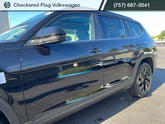 New 2026 Black Volkswagen 2.0T SE w/Technology image 3