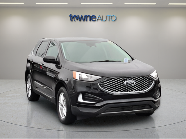 Used 2023 Black Metallic Ford SEL image 8