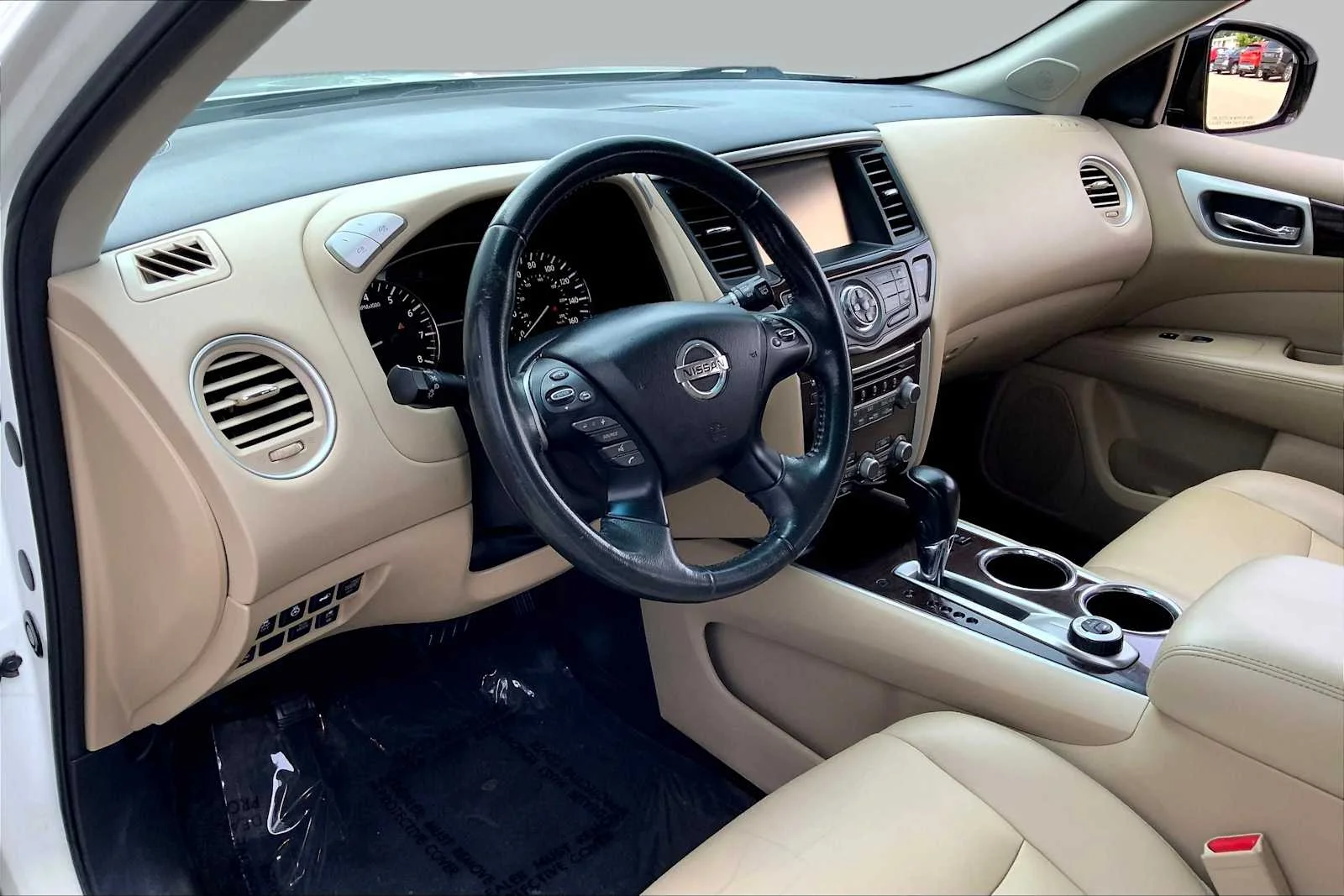 Used 2016 Pearl White Nissan SL image 17