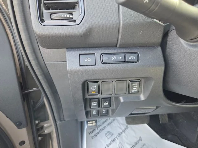 Used 2022  Nissan PRO-4X image 26