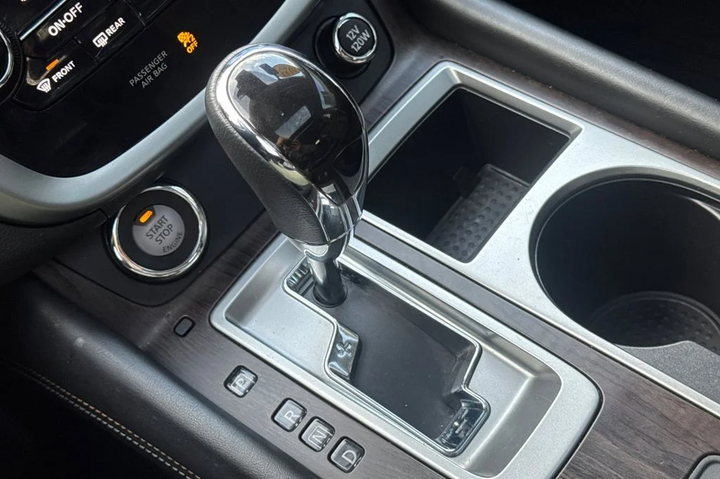 Used 2023 Silver Nissan Platinum image 23