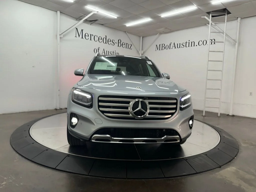 New 2026 Silver Mercedes-Benz GLB 250 image 2