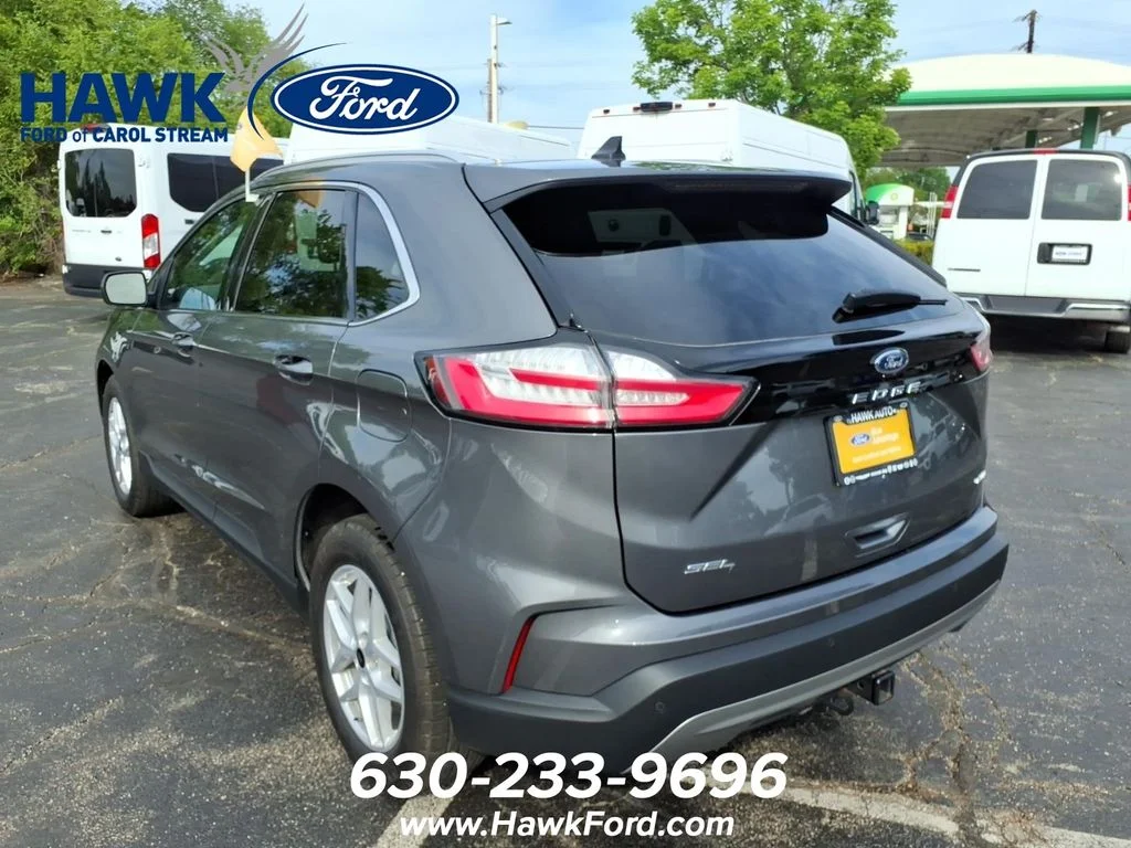 Certified Used 2024 Gray Metallic Ford SEL image 5