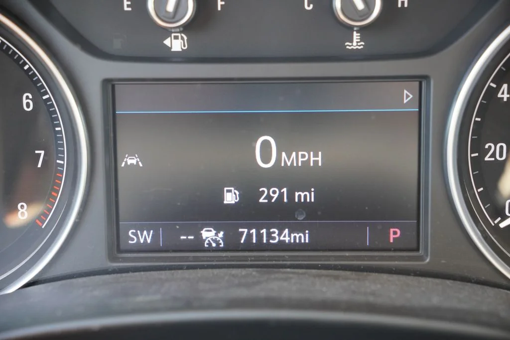 Used 2024 White Frost Buick Essence image 7