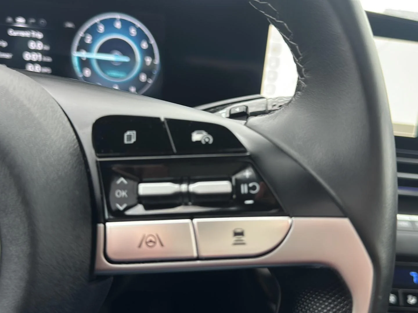 Used 2025 Red Hyundai Limited image 27