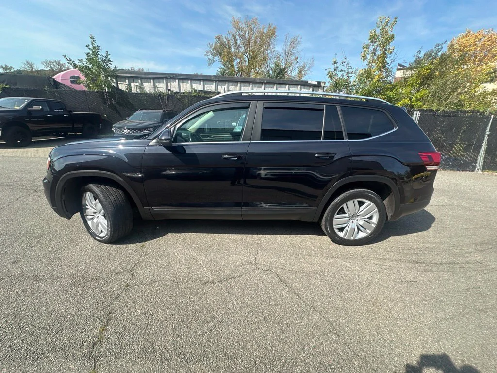 Used 2019 Black Volkswagen 3.6L V6 SE image 3