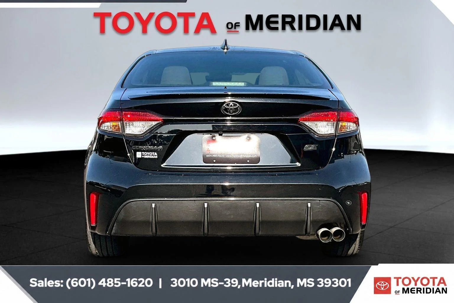 Used 2023 Midnight Black Metallic Toyota SE image 4