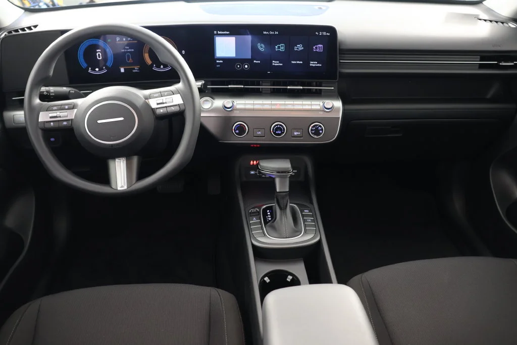 Used 2027 Atlas White Hyundai SE image 2