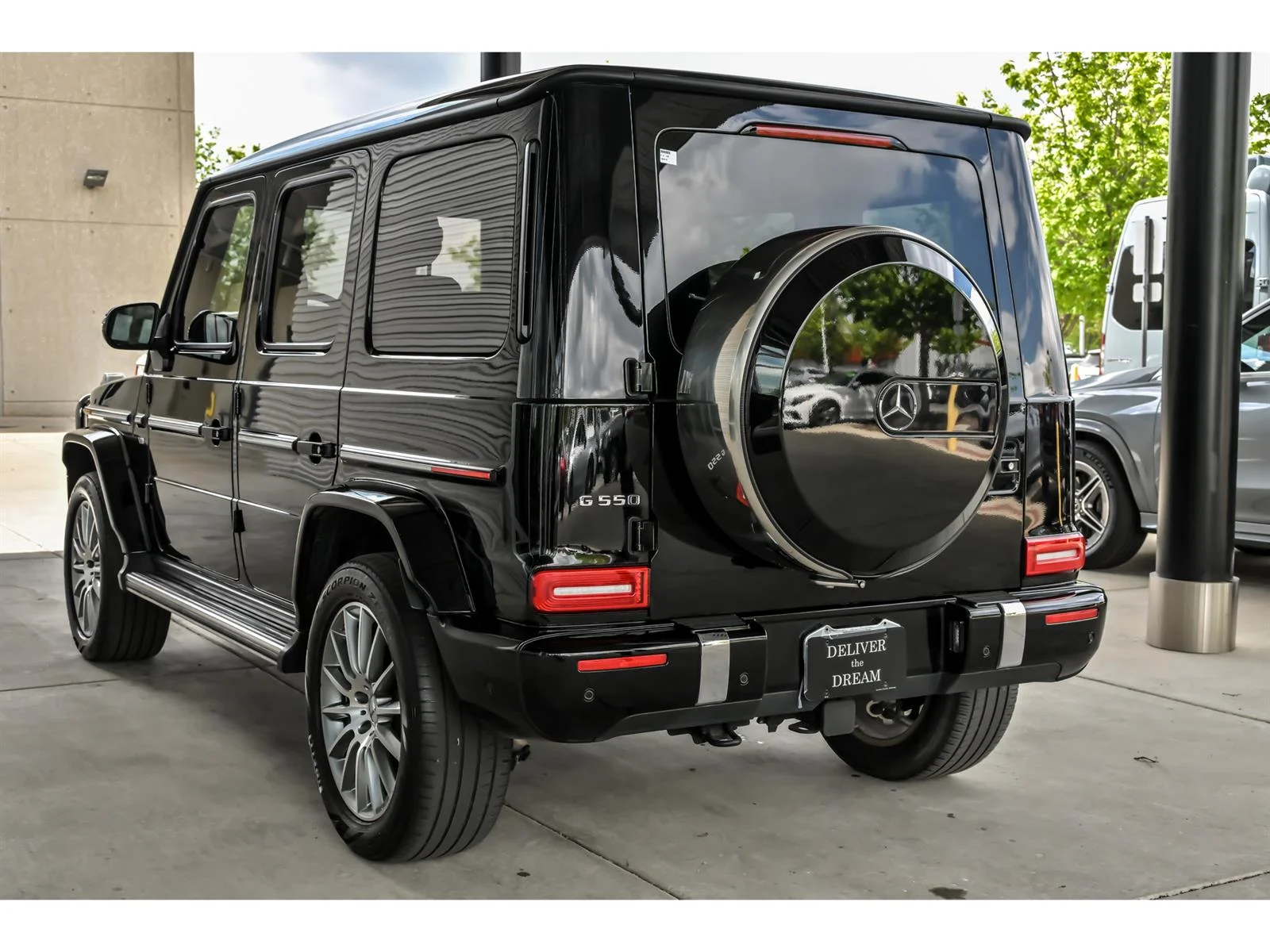 Used 2022 Black Mercedes-Benz G 550 image 6