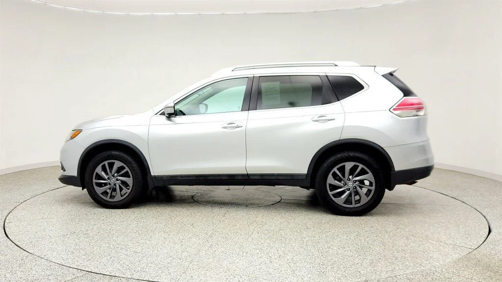 Used 2016 Brilliant Silver Nissan AWD 4dr SL w/ Premium Package & Panoramic Moonroof image 8