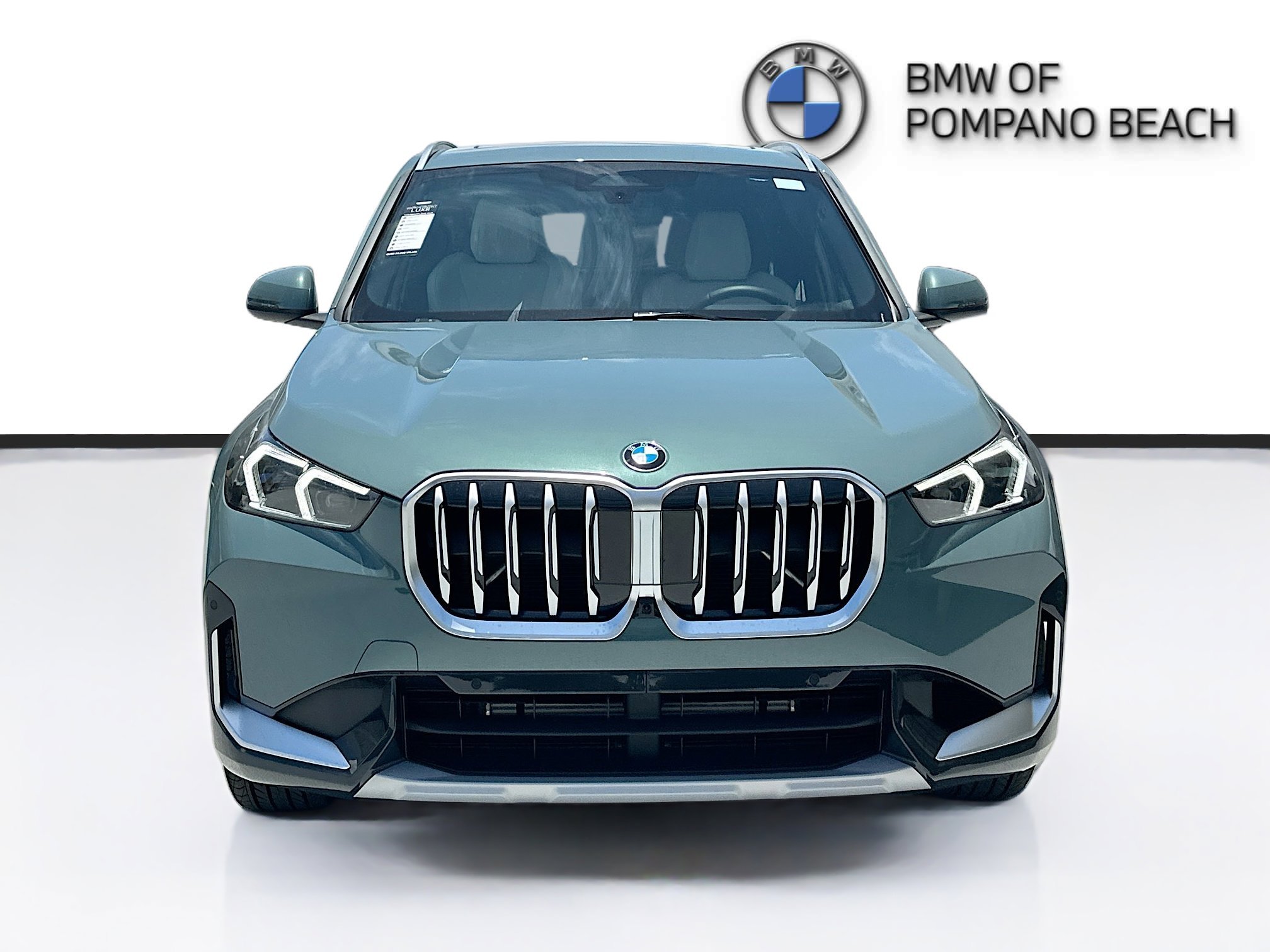 New 2026 Cape York Green Metallic BMW xDrive28i image 2