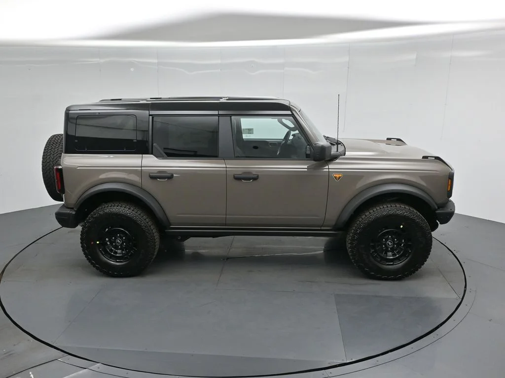 New 2026 Marsh Gray Ford Badlands image 37