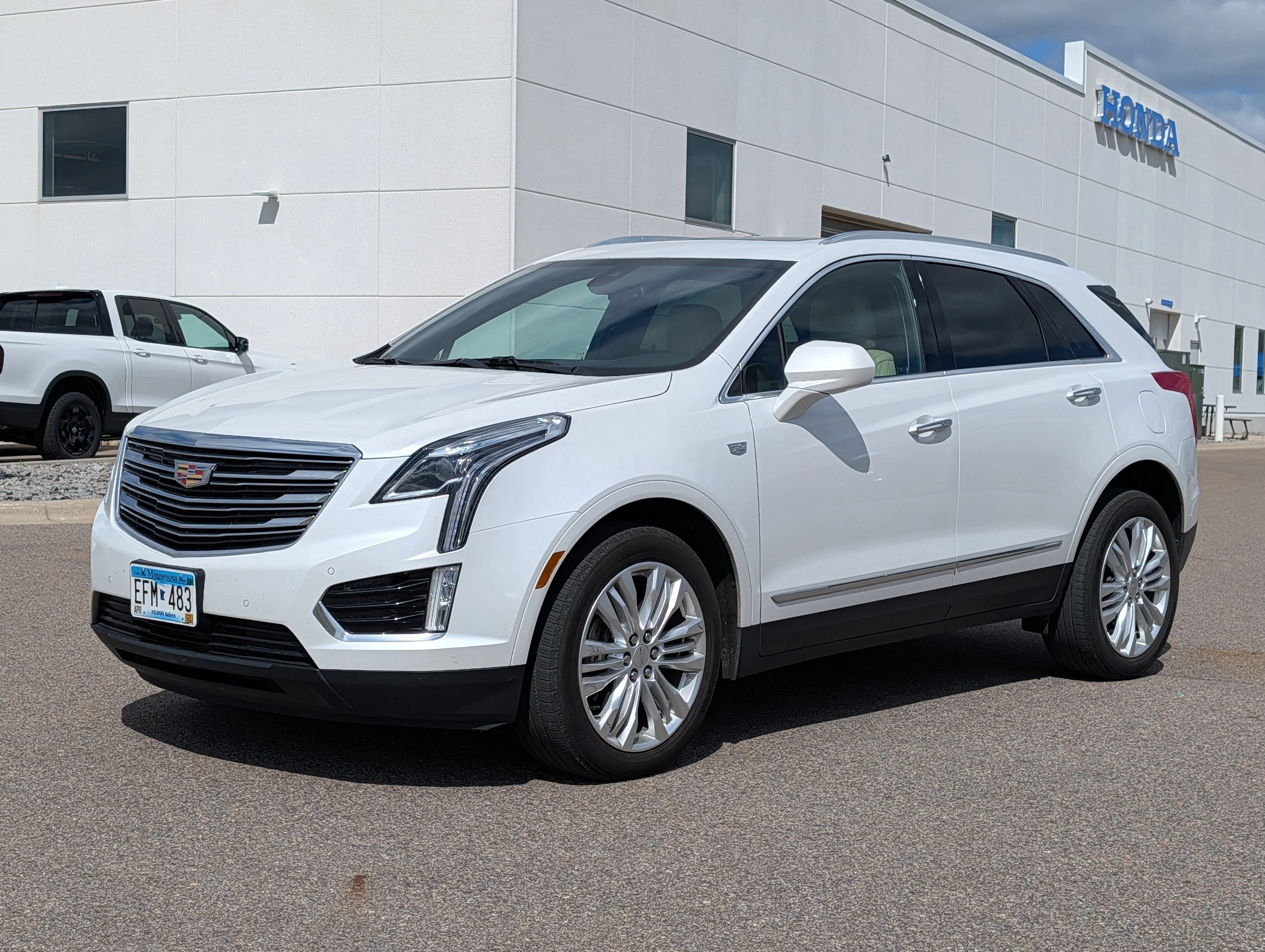 Used 2019 Cadillac XT5 Premium Luxury with VIN 1GYKNFRS6KZ286348 for sale in Waite Park, Minnesota