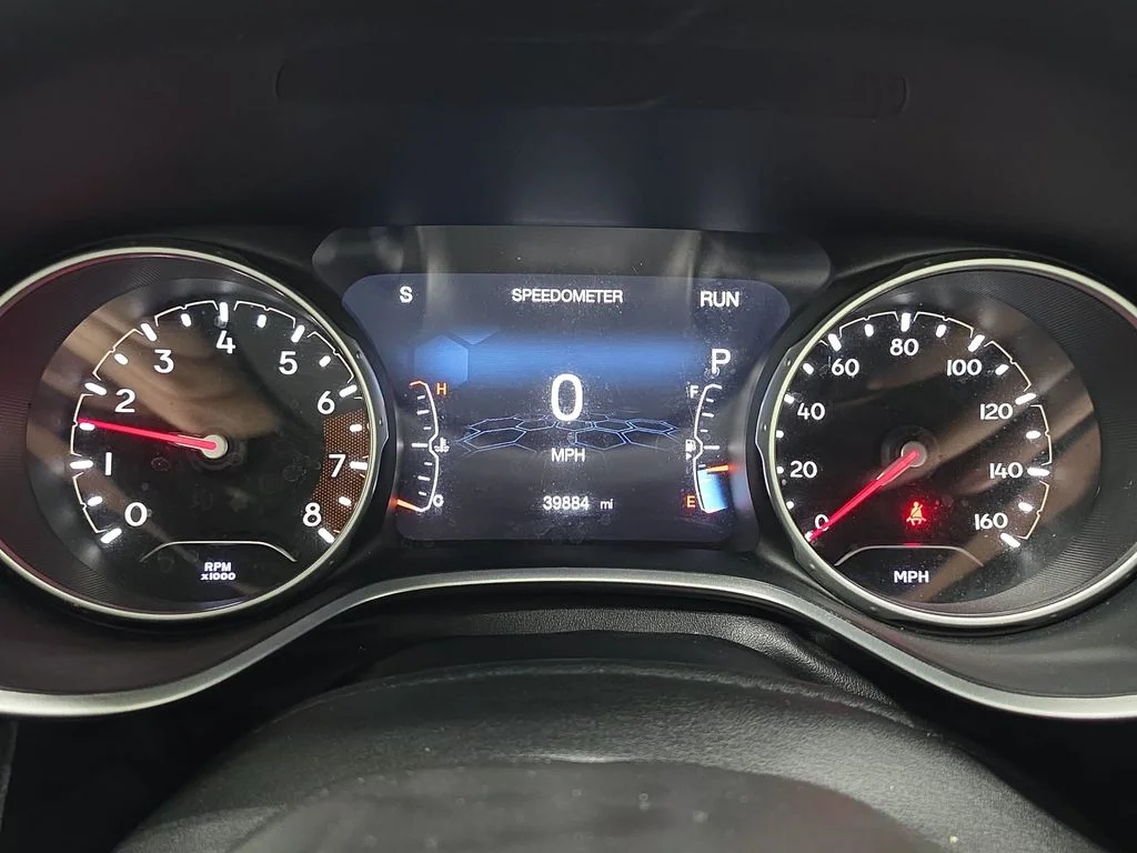 Used 2019 White Clearcoat Jeep Latitude image 18