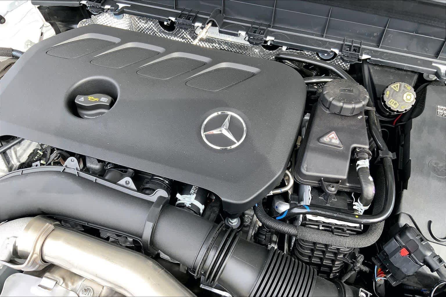New 2026 Polar White Mercedes-Benz GLB 250 image 27