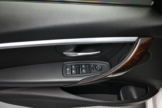 Used 2016 White BMW 328i image 17