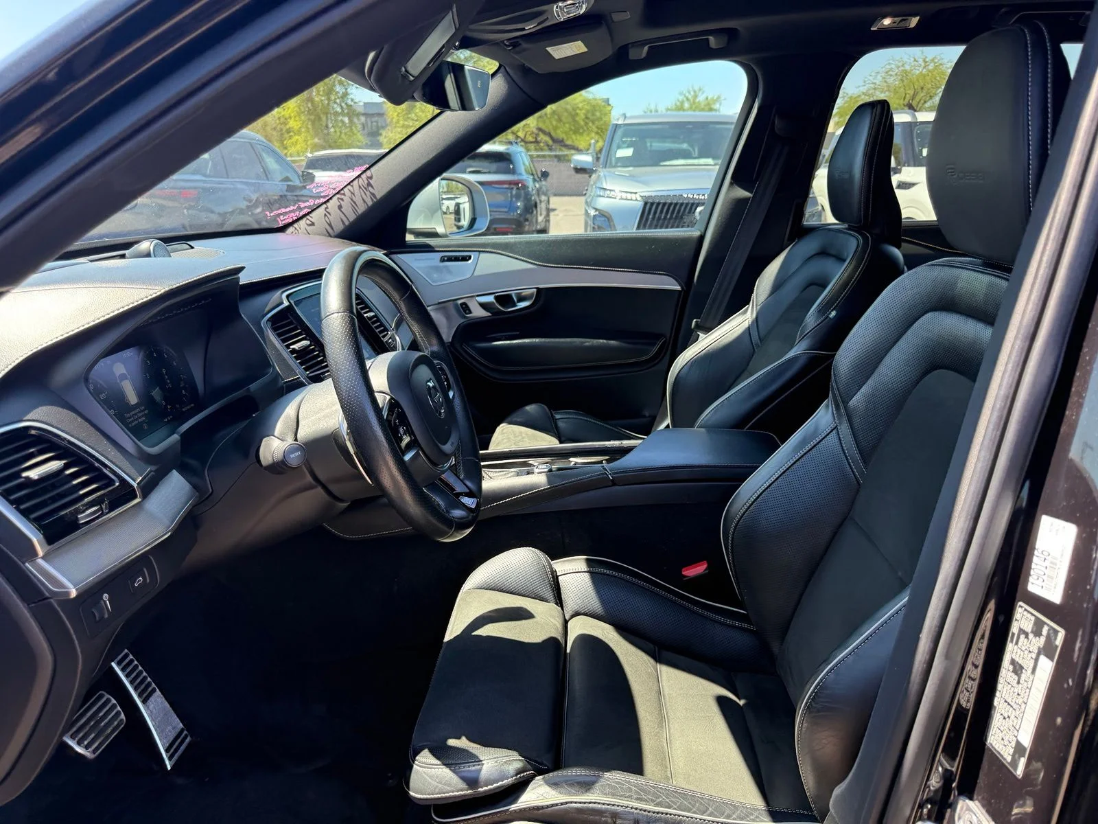 Used 2019 Onyx Black Volvo T6 R-Design image 13