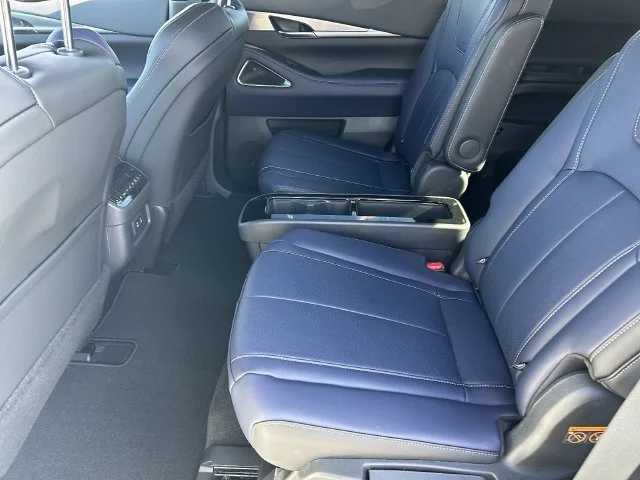 New 2027 RADIANT WHITE INFINITI Sport AWD image 18