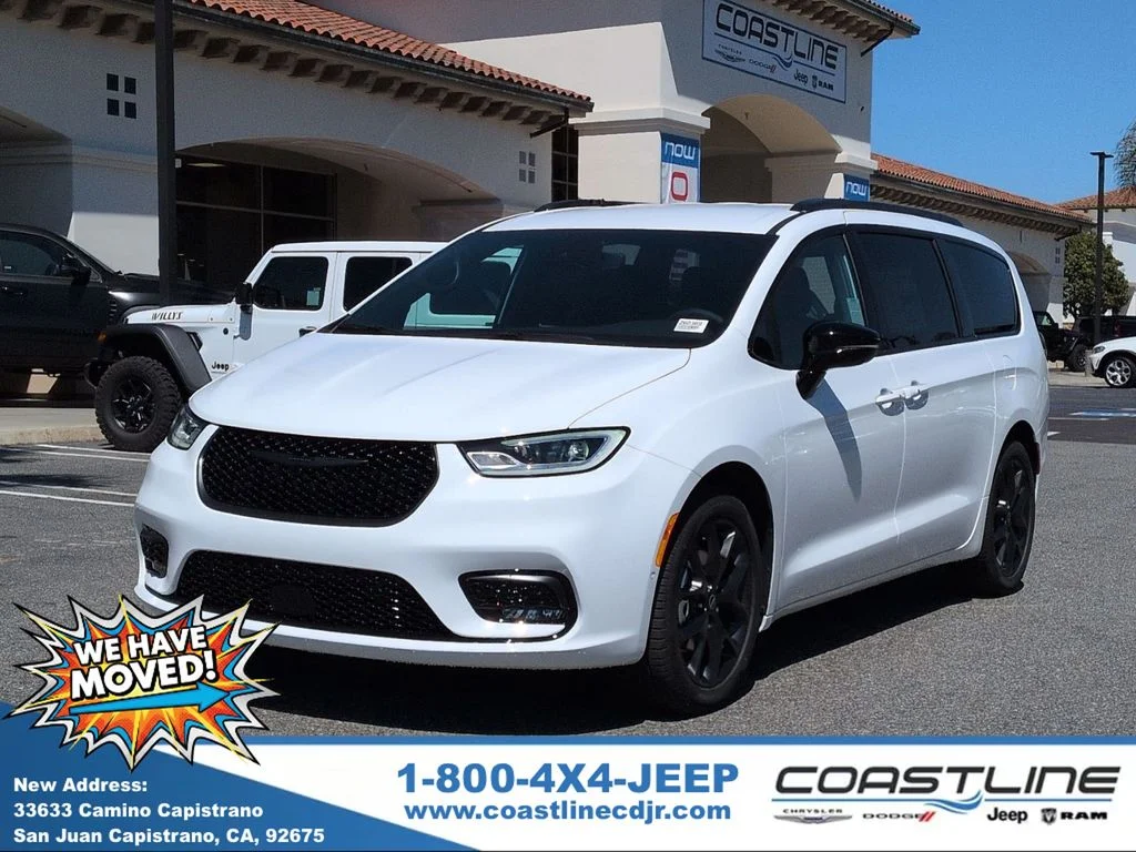 Used 2026 White Chrysler Select image 1