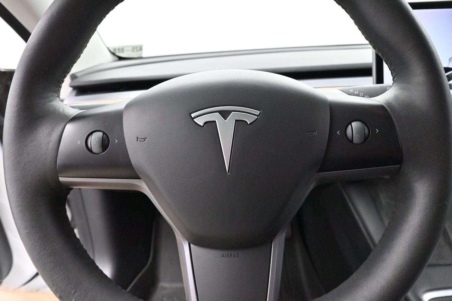 Used 2021 Pearl White Multi-Coat Tesla Standard Range Plus image 17