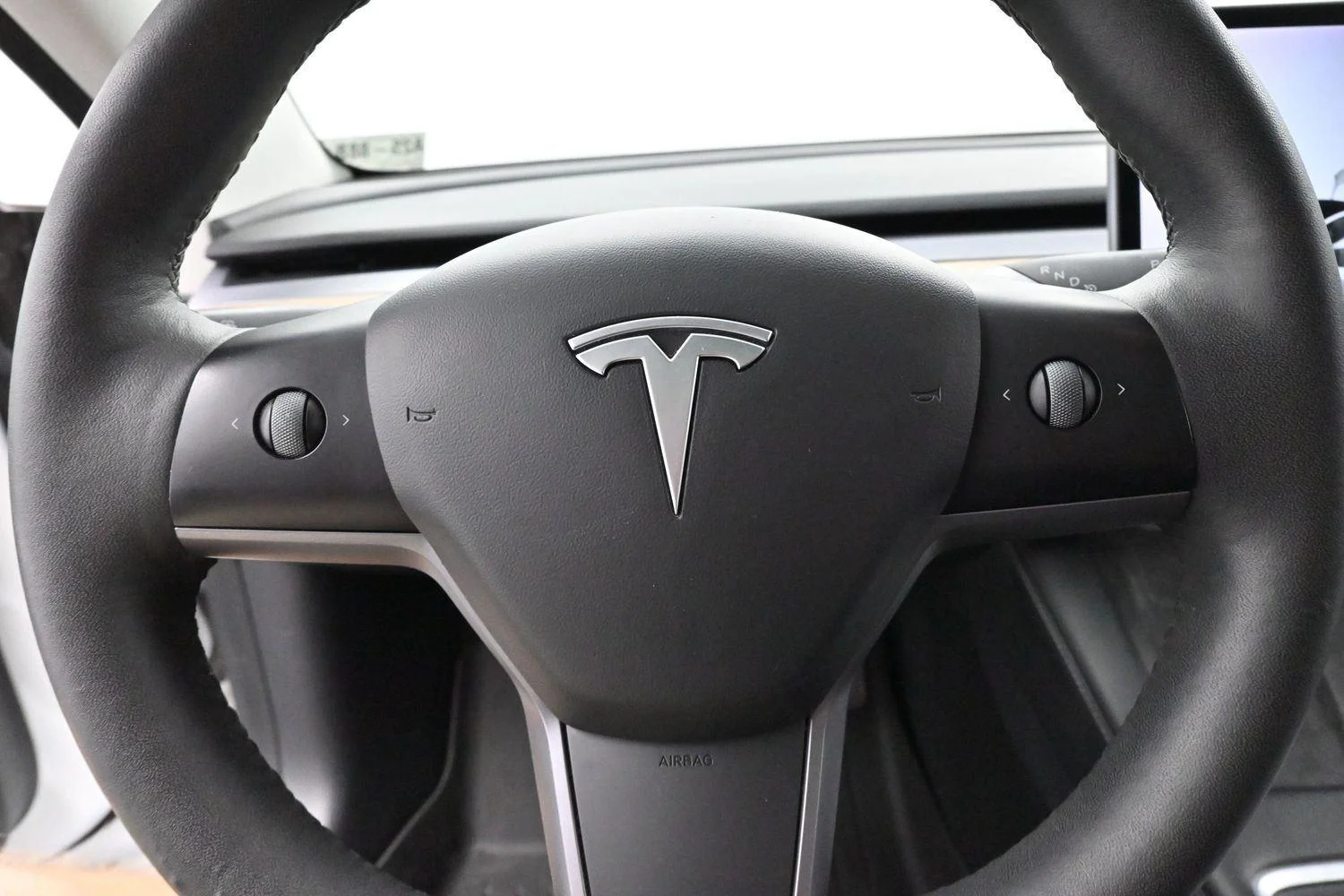 Used 2021 Pearl White Multi-Coat Tesla Standard Range Plus image 17