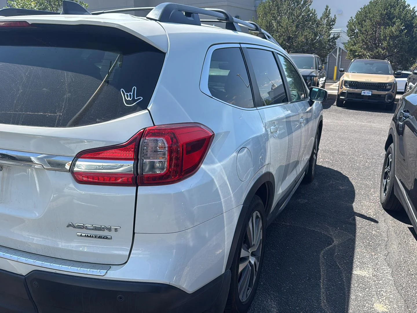 Used 2021 Crystal White Pearl Subaru Limited image 4
