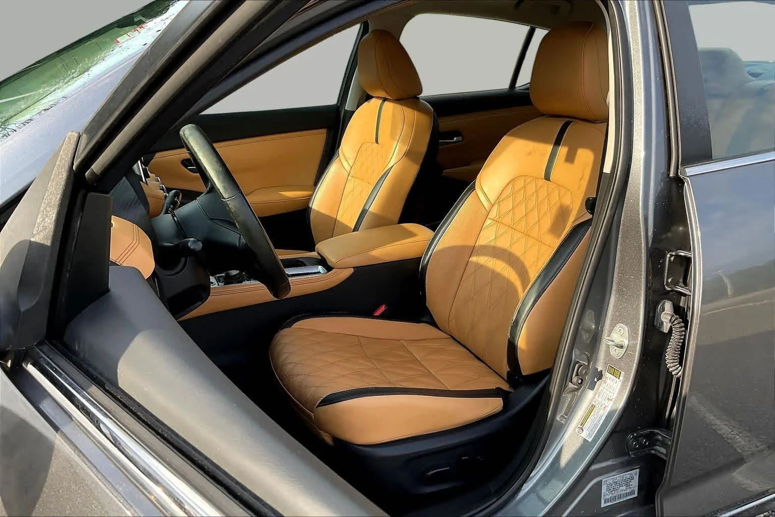 Used 2021 Gun Metallic Nissan SV image 8