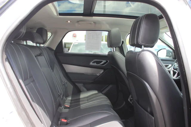 Used 2022 White Land Rover S image 28