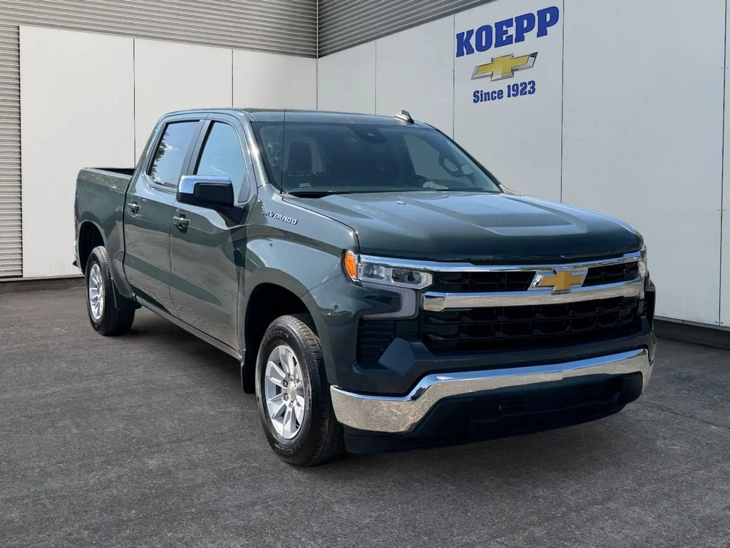 Used 2025 Cypress Gray Chevrolet LT image 7
