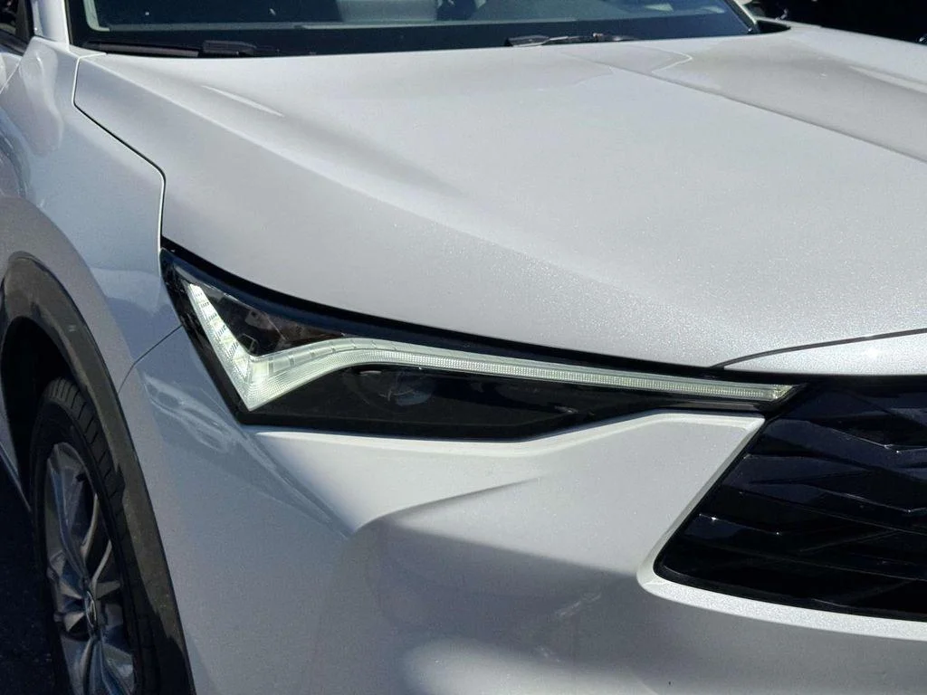 Used 2025 Platinum White Pearl Acura Base image 9