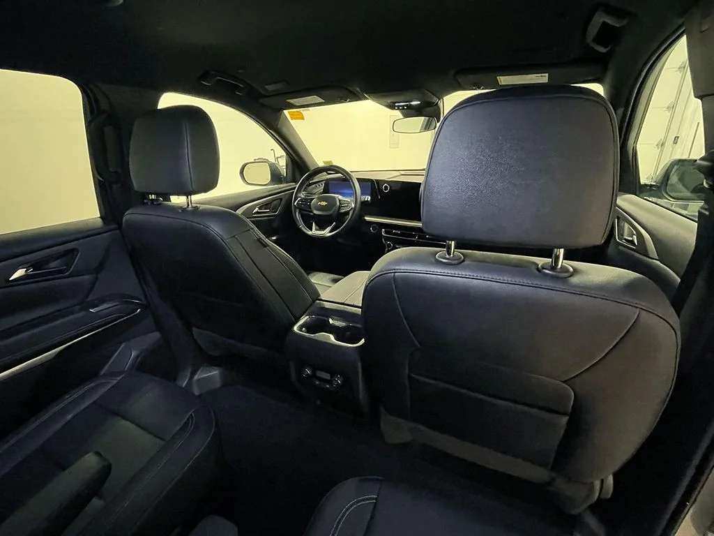 Used 2025 Gray Chevrolet LT image 27