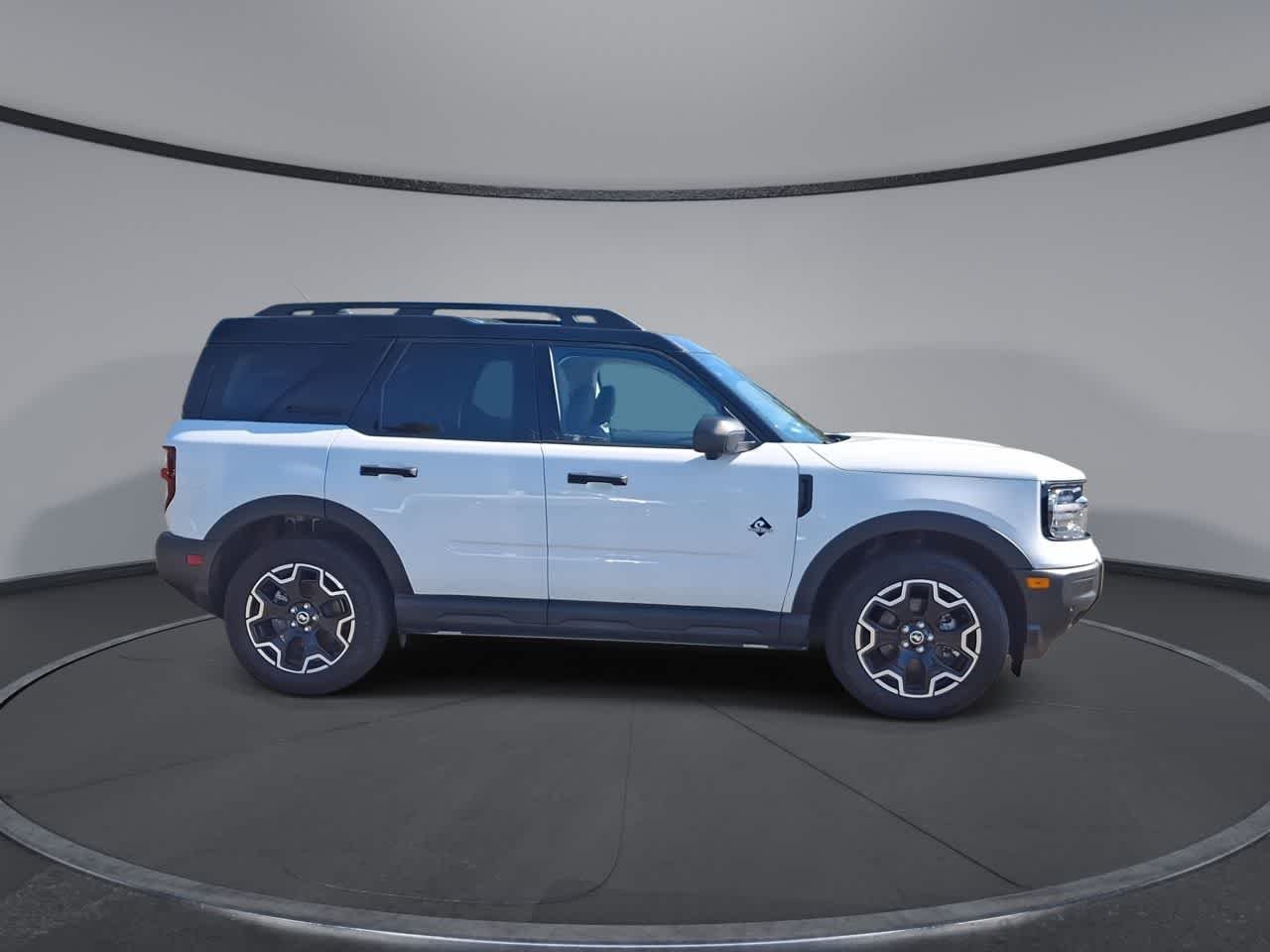 Used 2026 Oxford White Clearcoat Ford Outer Banks image 9