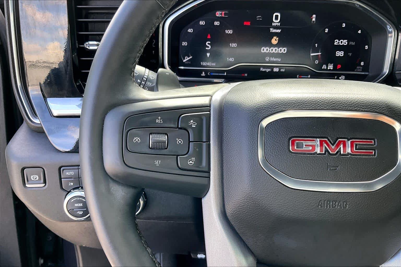 Used 2025 Downpour Metallic GMC Elevation image 23