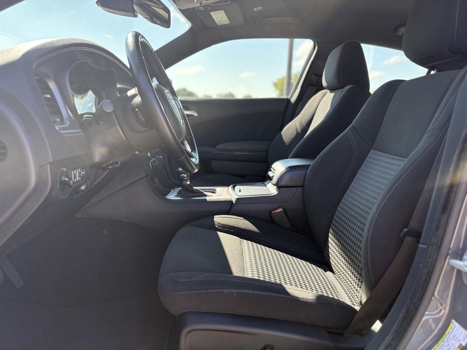 Used 2023 Destroyer Gray Clearcoat Dodge SXT image 10