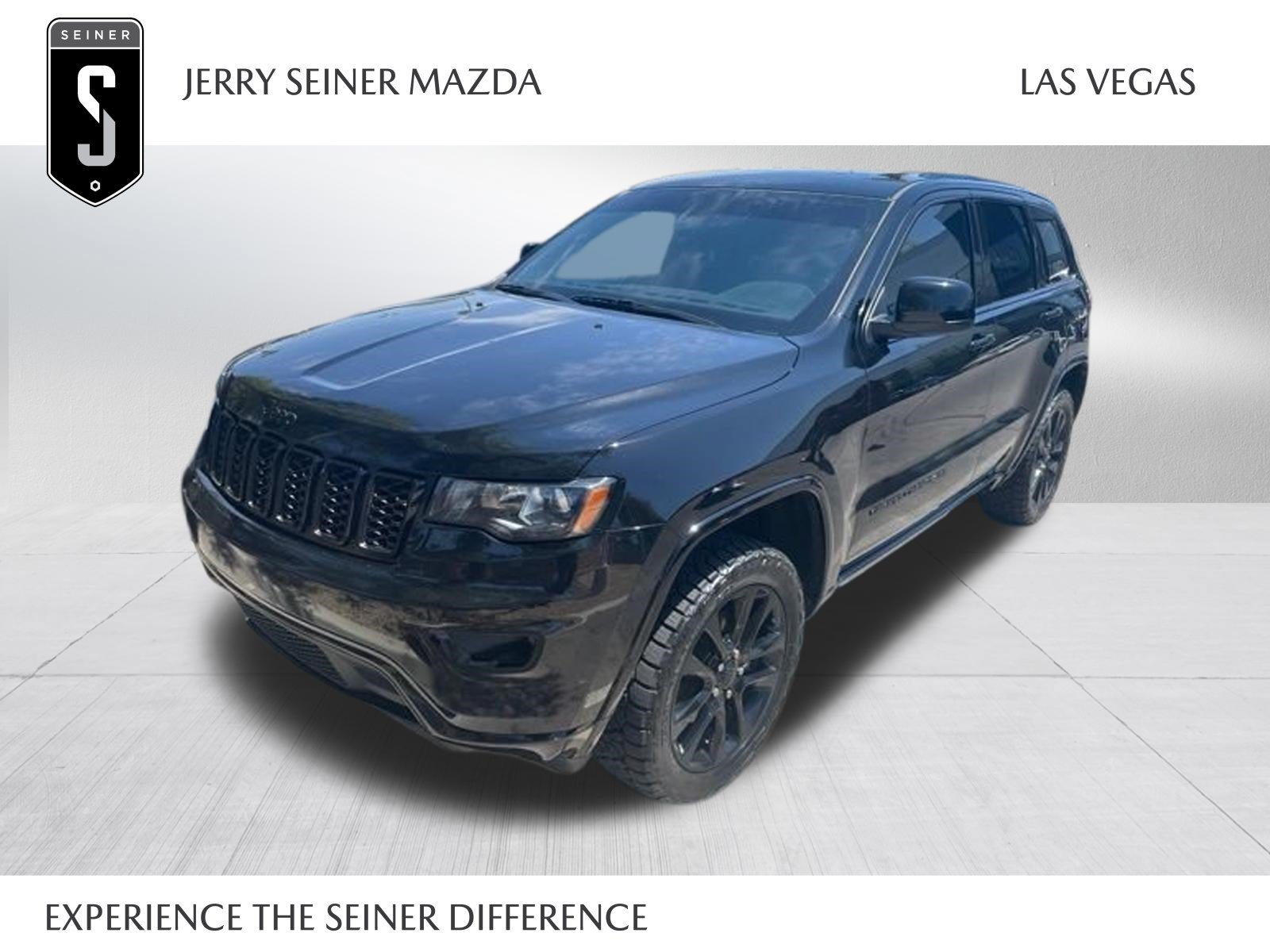 Used 2018 Diamond Black Crystal Pearlcoat Jeep Altitude image 1