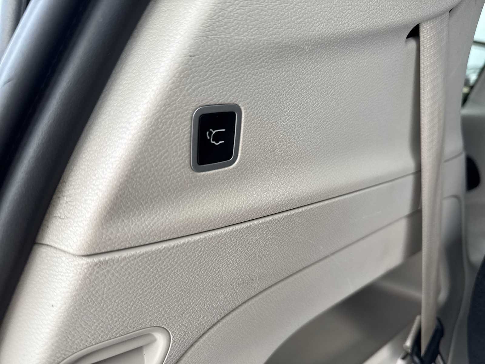 Used 2024 Silver Chrysler Touring L image 23