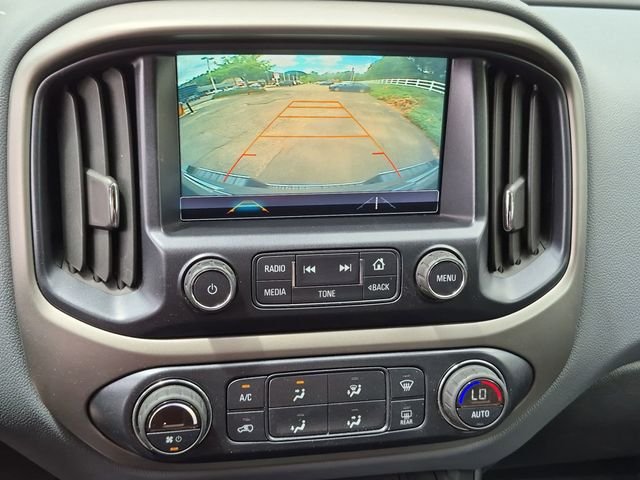 Used 2016 Silver Chevrolet Z71 image 19