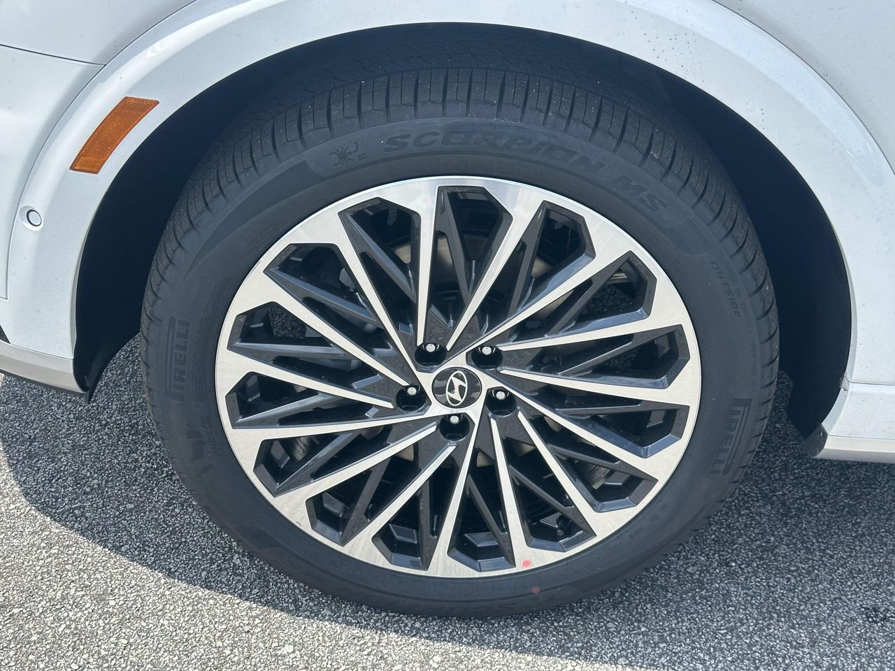 New 2027 Creamy White Pearl Hyundai Calligraphy image 11