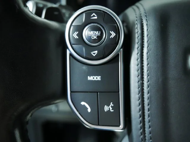 Used 2017  Land Rover 3.0L V6 Supercharged HSE image 25