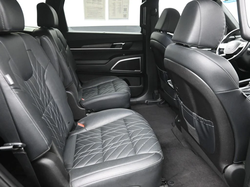 Used 2024 Black Kia EX X-Line image 10