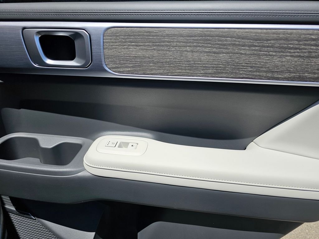 New 2026 Silver Hyundai Limited image 10