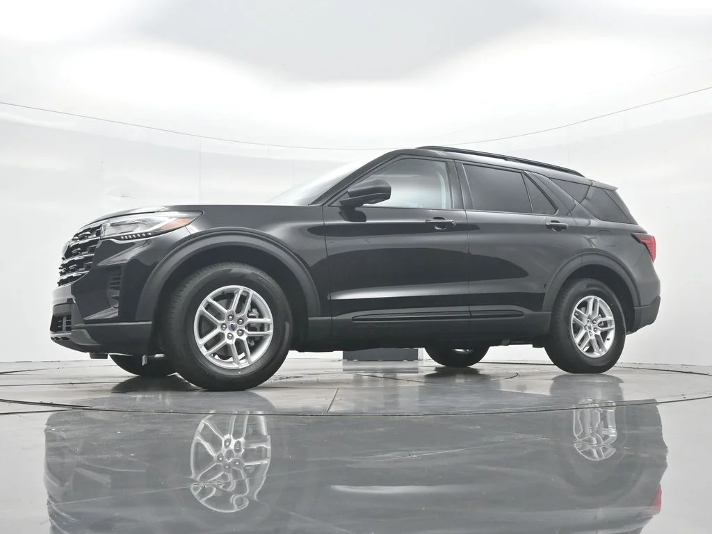 New 2026 Agate Black Metallic Ford Active image 39