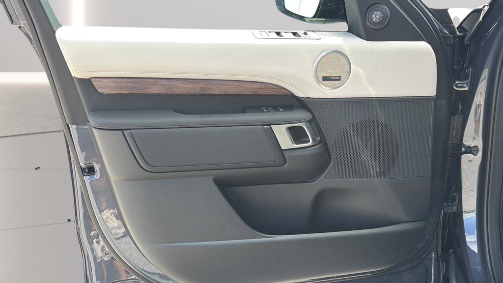 New 2026 Varesine Blue Land Rover Dynamic SE image 20