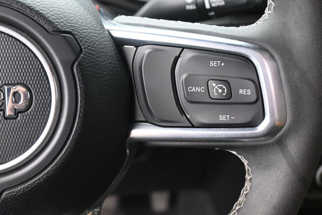 Used 2023 White Jeep Overland image 2