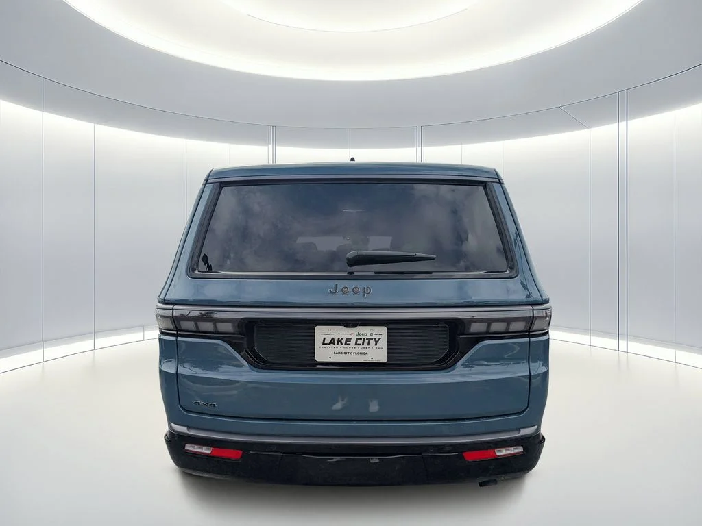 New 2026 Steel Blue Exterior Paint Jeep Limited Reserve image 5