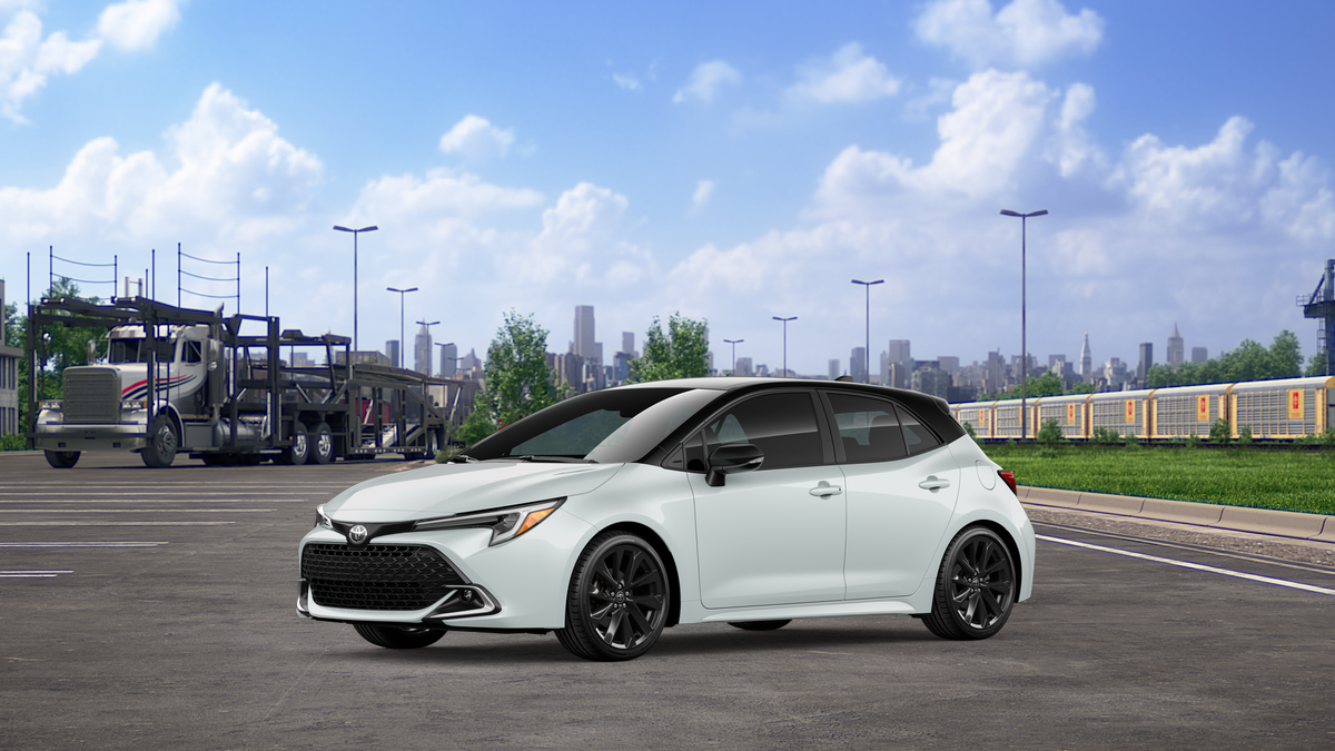 New 2026 Wind Chill Pearl with Midnight Black Metallic roof Toyota XSE image 2