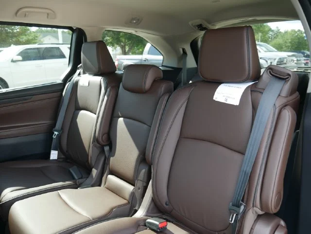 New 2027 Platinum White Pearl Honda Touring image 20