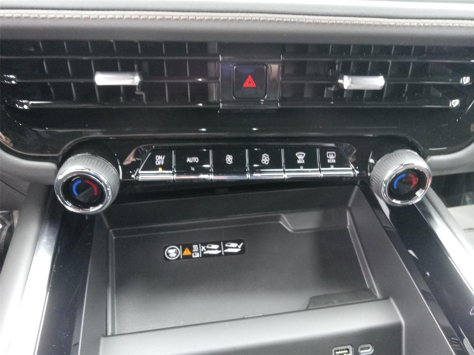 2026 Chevrolet Suburban High Country - Photo 23