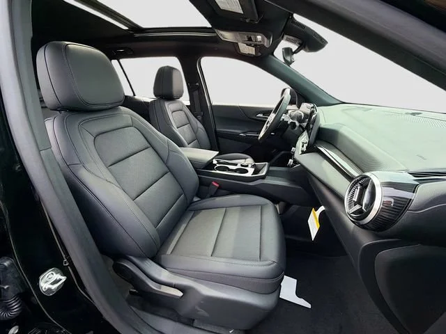 2027 Chevrolet Equinox LT - Photo 33