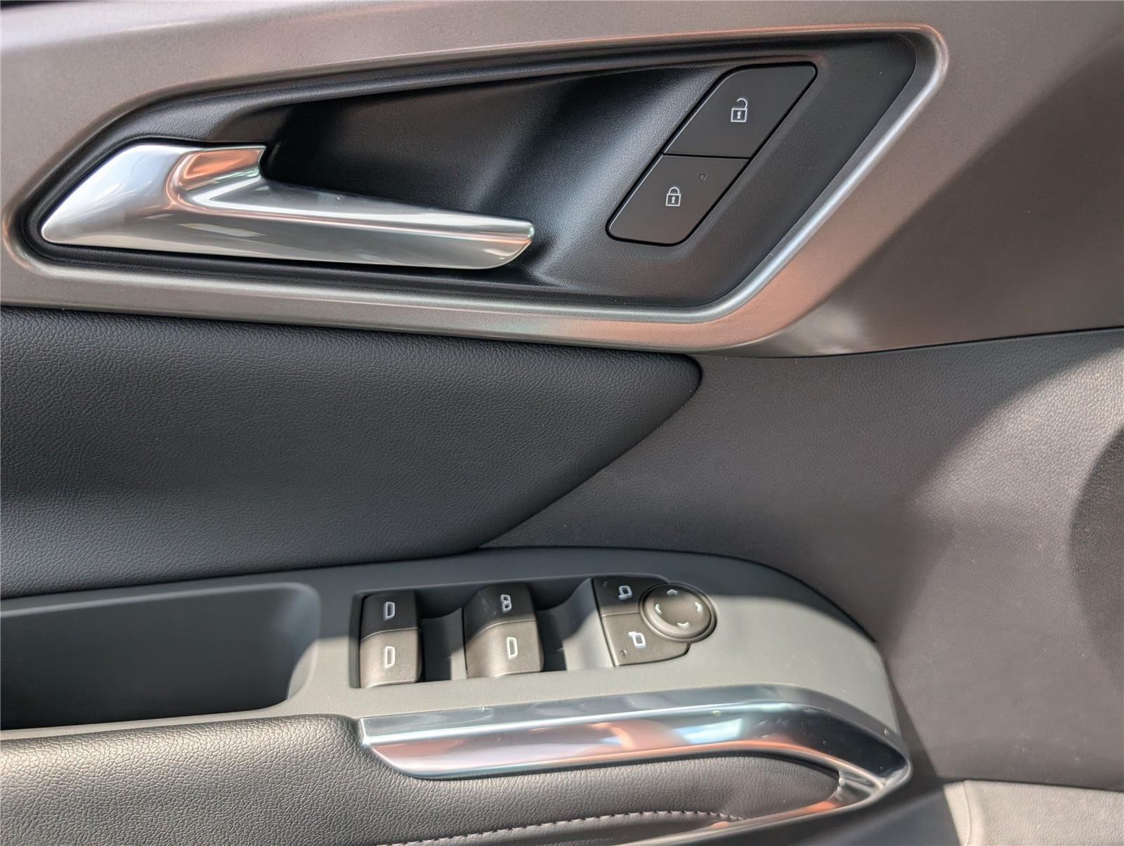 2026 Chevrolet Traverse LT - Photo 12
